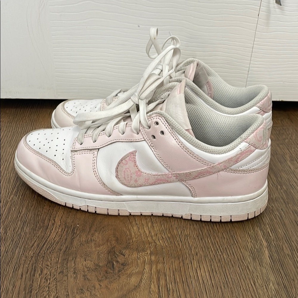 GUC Nike dunks low size 8.5 Women's Pink and White Sneakers no box